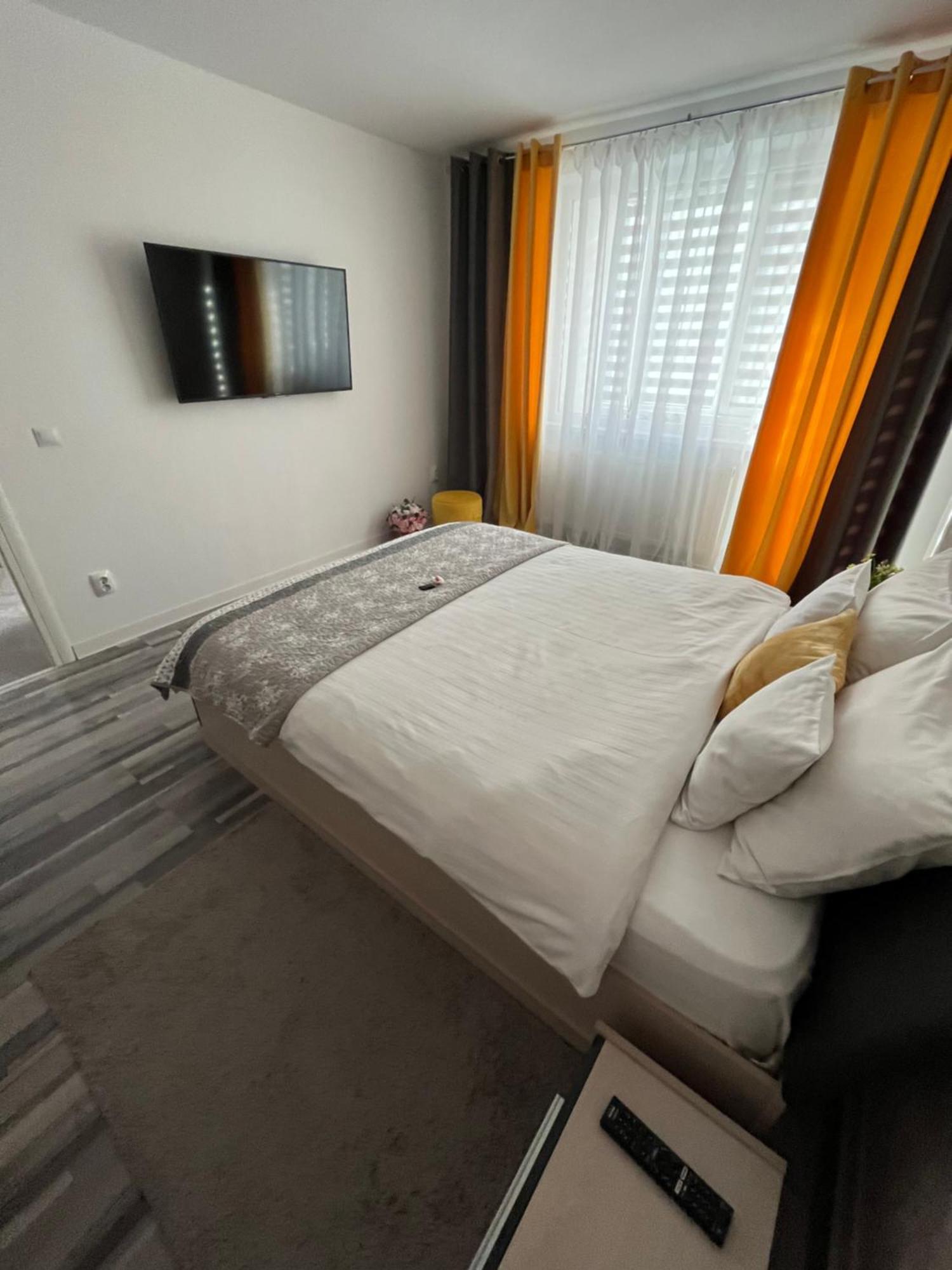 Luxury Apartment Sibiu Bagian luar foto
