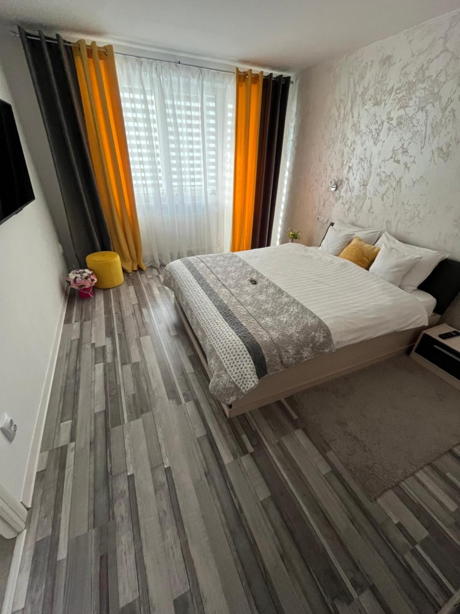 Luxury Apartment Sibiu Bagian luar foto