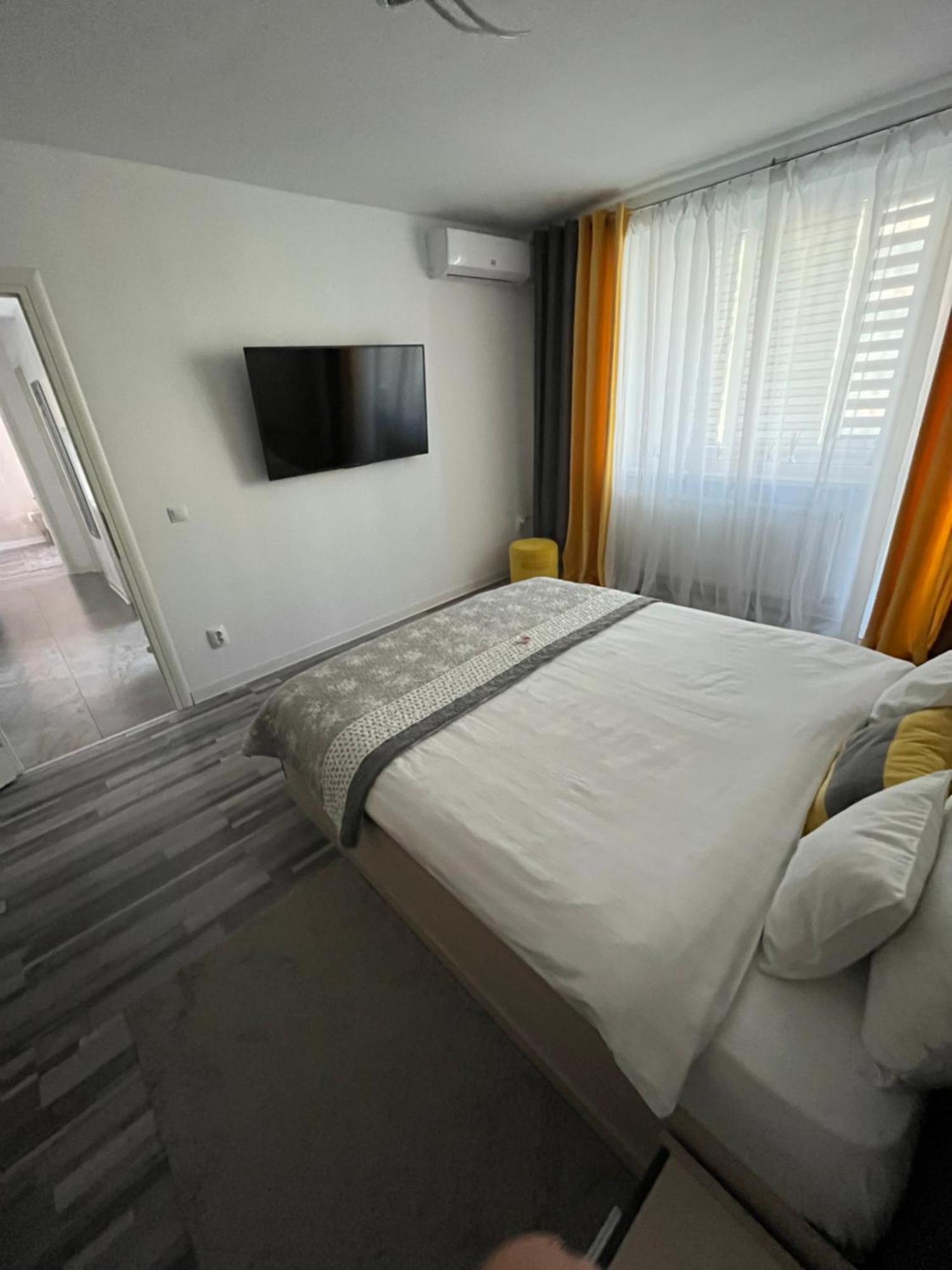 Luxury Apartment Sibiu Bagian luar foto