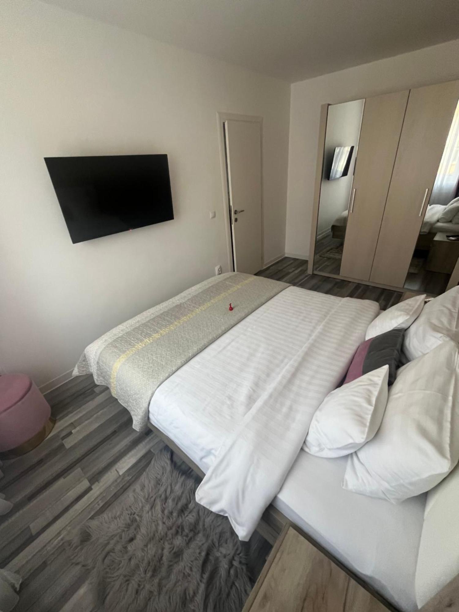 Luxury Apartment Sibiu Bagian luar foto